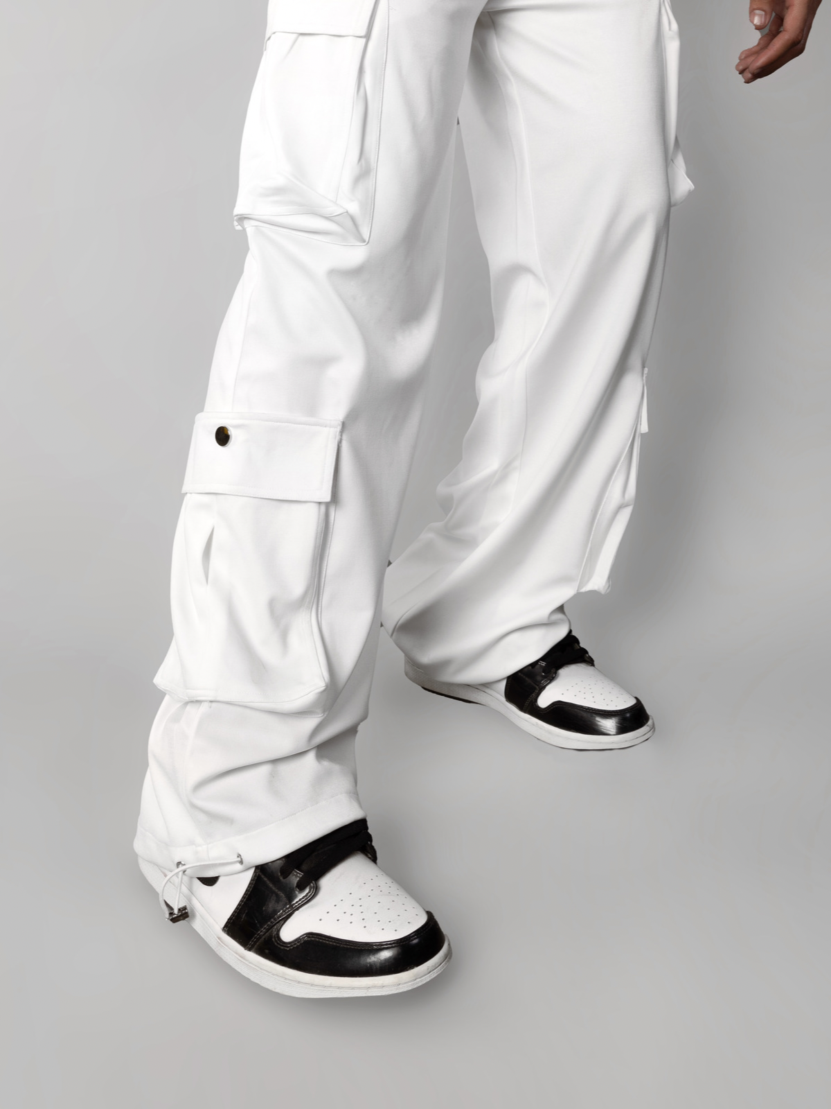 White Cargo Pants with Shoes Outfits (79 ideas & outfits) | Lookastic